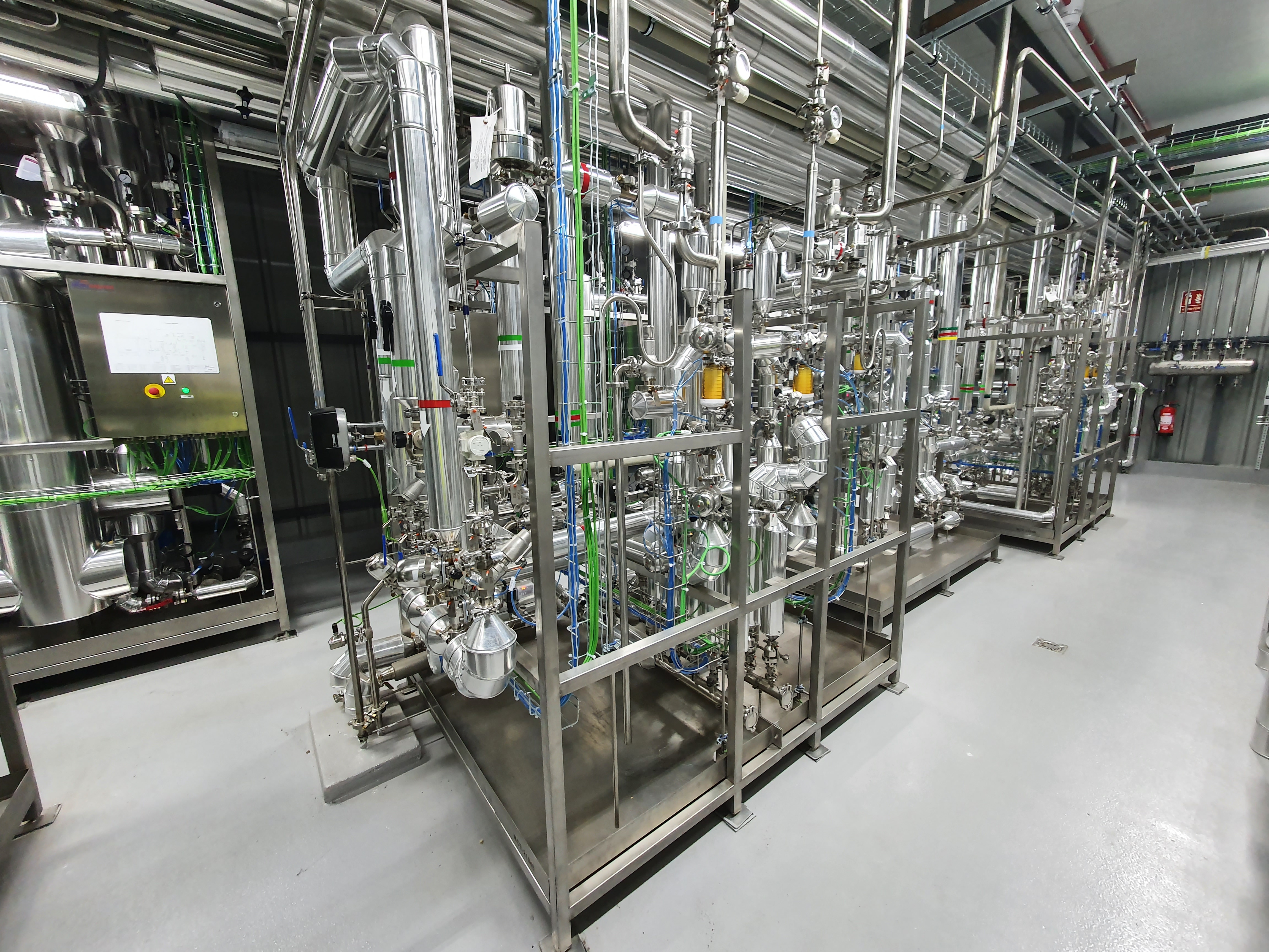 Montcasyer stainless-steel equipment for pharmaceutical applications